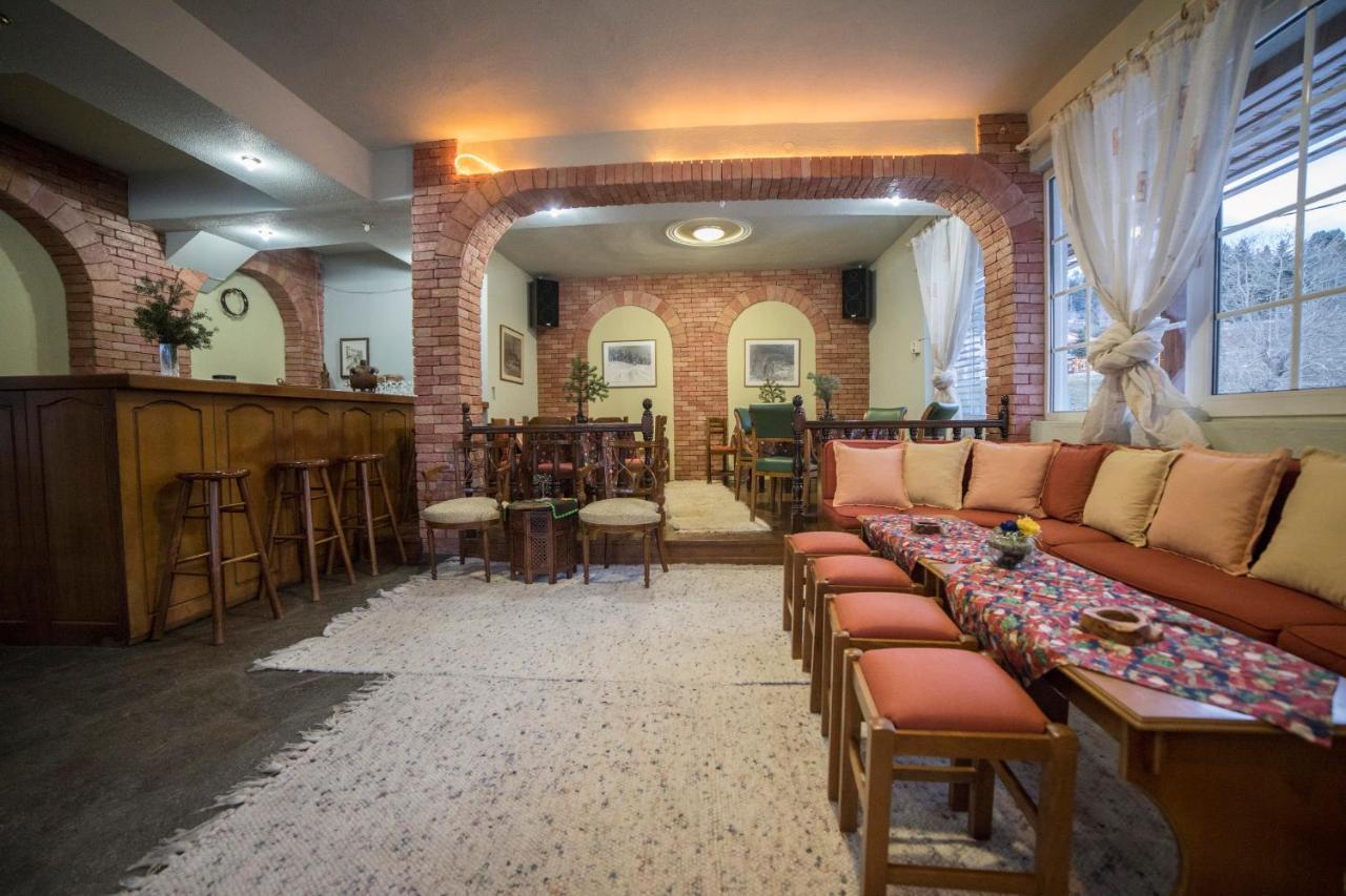 Ξενοδοχειο Παπαναγιωτου Hotel Neraïdochóri Eksteriør billede