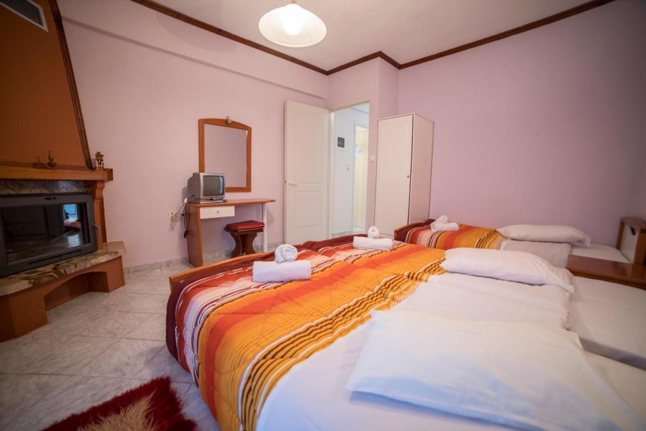 Ξενοδοχειο Παπαναγιωτου Hotel Neraïdochóri Eksteriør billede