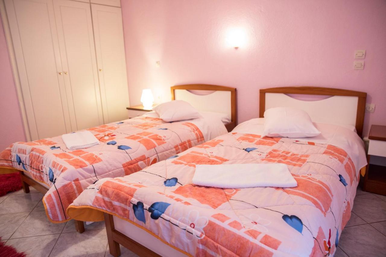 Ξενοδοχειο Παπαναγιωτου Hotel Neraïdochóri Eksteriør billede