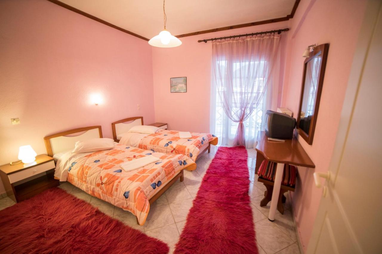 Ξενοδοχειο Παπαναγιωτου Hotel Neraïdochóri Eksteriør billede