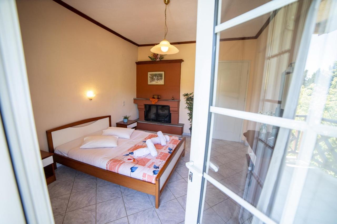 Ξενοδοχειο Παπαναγιωτου Hotel Neraïdochóri Eksteriør billede