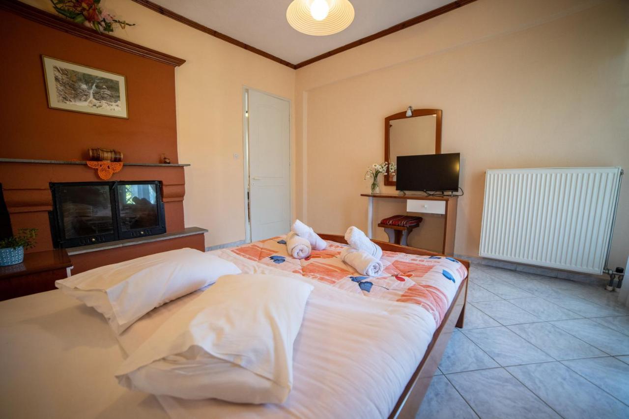 Ξενοδοχειο Παπαναγιωτου Hotel Neraïdochóri Eksteriør billede