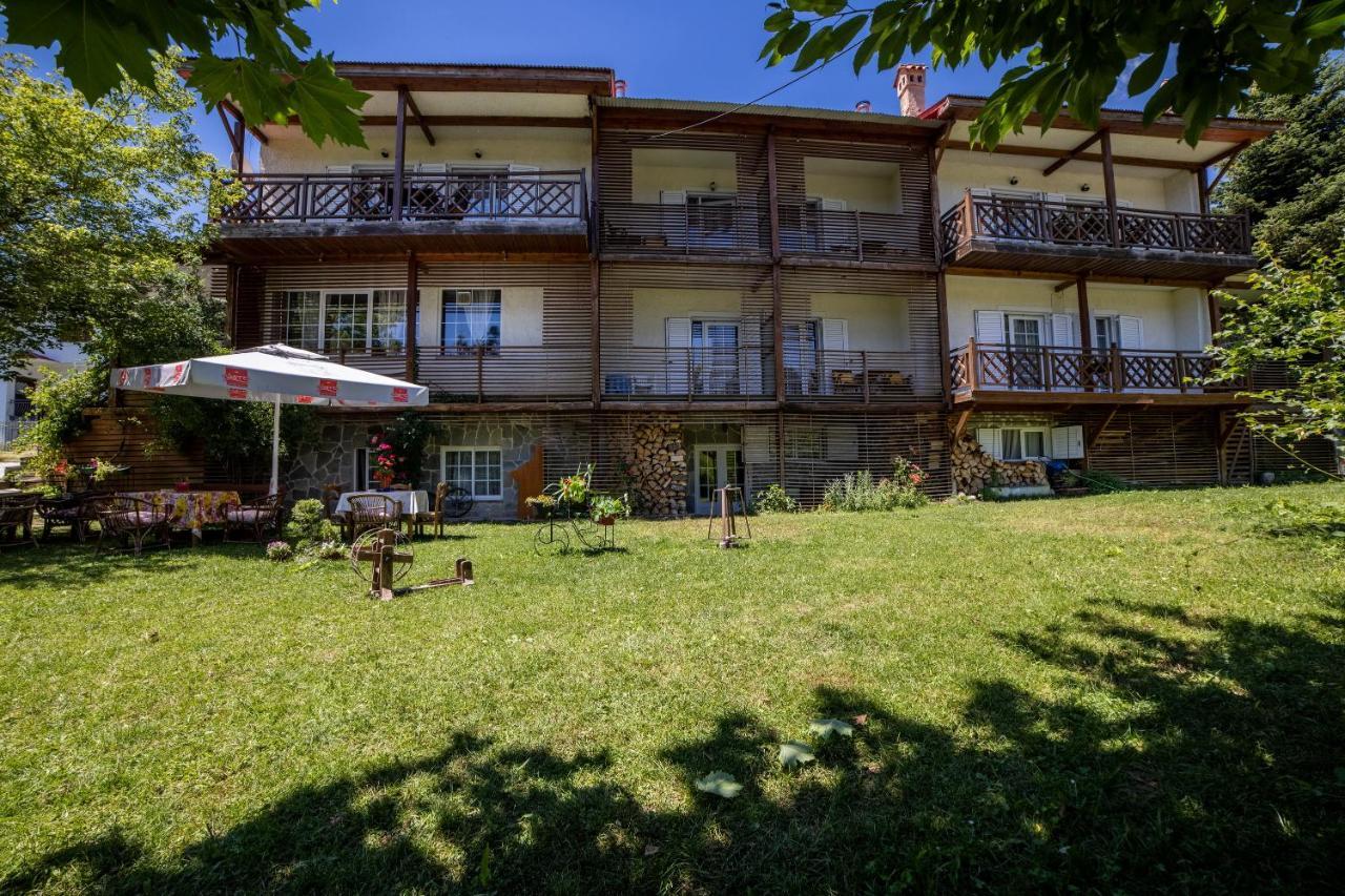 Ξενοδοχειο Παπαναγιωτου Hotel Neraïdochóri Eksteriør billede