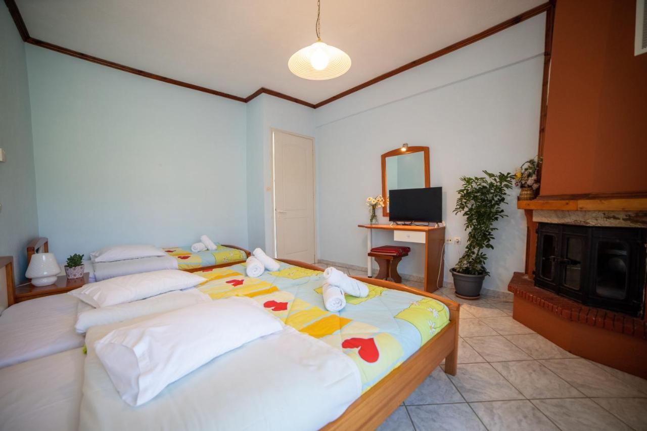 Ξενοδοχειο Παπαναγιωτου Hotel Neraïdochóri Eksteriør billede