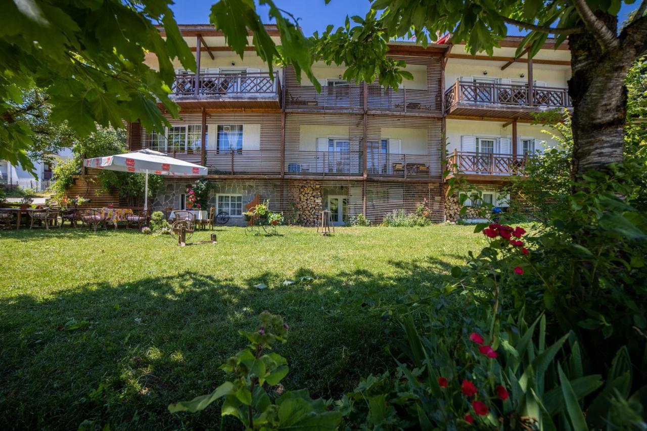 Ξενοδοχειο Παπαναγιωτου Hotel Neraïdochóri Eksteriør billede