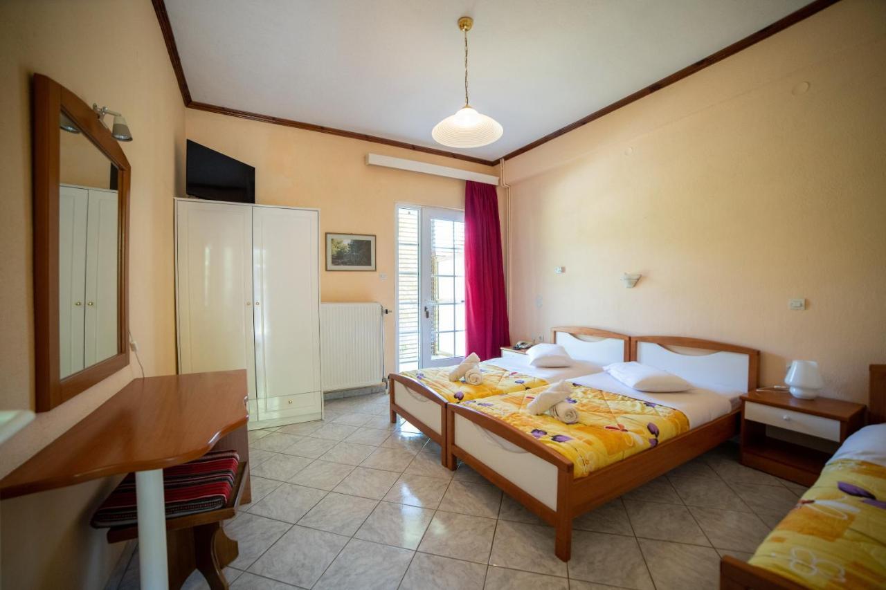 Ξενοδοχειο Παπαναγιωτου Hotel Neraïdochóri Eksteriør billede